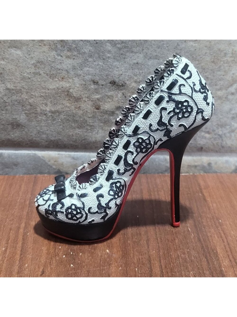 Just The Right Shoe ELan Lorraine Vail Raine Shoe Figurine J110106 2011